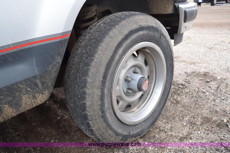 image for item I8553 1989 Ford Bronco II SUV