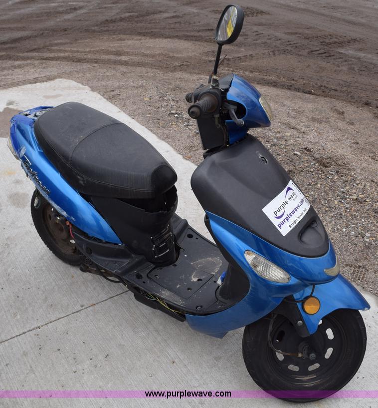 image for item I8554 2014 Tao Tao moped