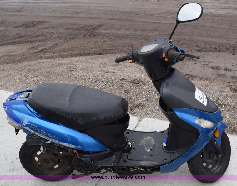 image for item I8554 2014 Tao Tao moped