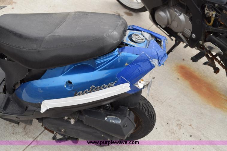 image for item I8554 2014 Tao Tao moped