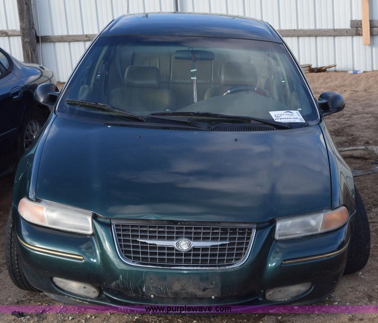 image for item I8555 1999 Chrysler Cirrus LXi