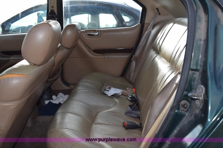 image for item I8555 1999 Chrysler Cirrus LXi