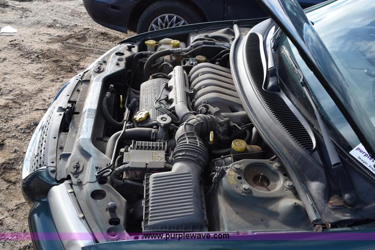 image for item I8555 1999 Chrysler Cirrus LXi