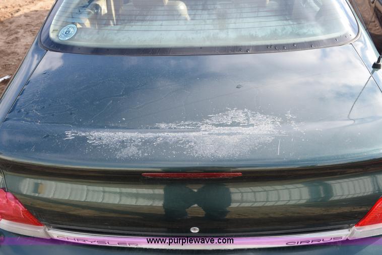 image for item I8555 1999 Chrysler Cirrus LXi