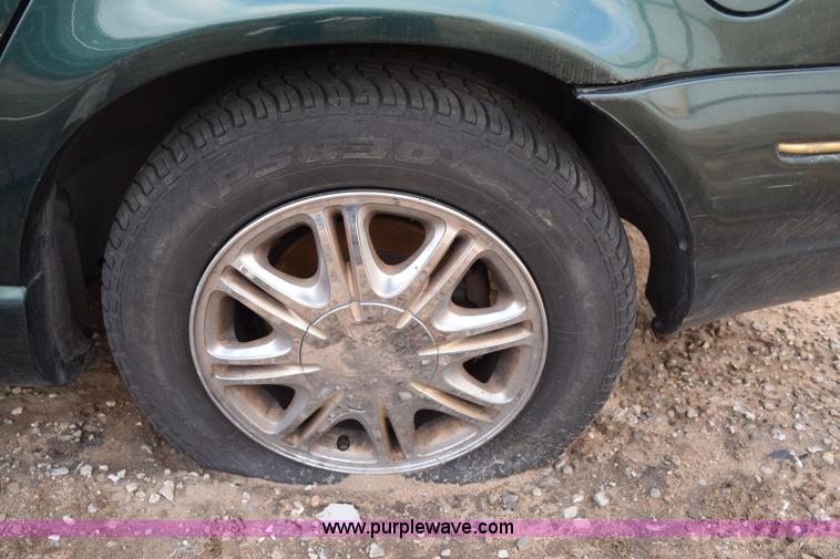 image for item I8555 1999 Chrysler Cirrus LXi