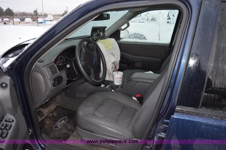 image for item I8567 2003 Ford Explorer XLS SUV