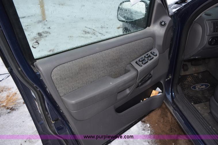 image for item I8567 2003 Ford Explorer XLS SUV