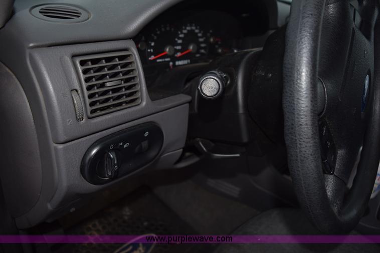 image for item I8567 2003 Ford Explorer XLS SUV