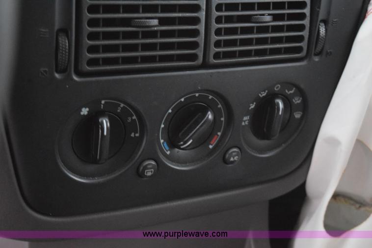 image for item I8567 2003 Ford Explorer XLS SUV