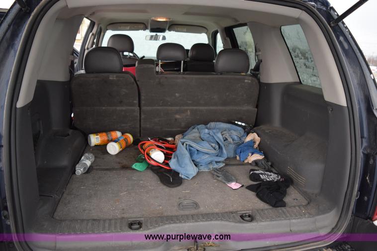 image for item I8567 2003 Ford Explorer XLS SUV