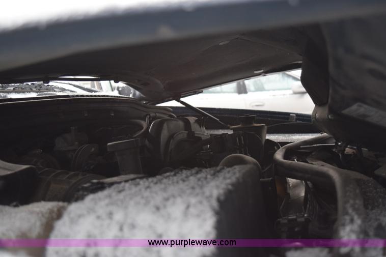 image for item I8567 2003 Ford Explorer XLS SUV