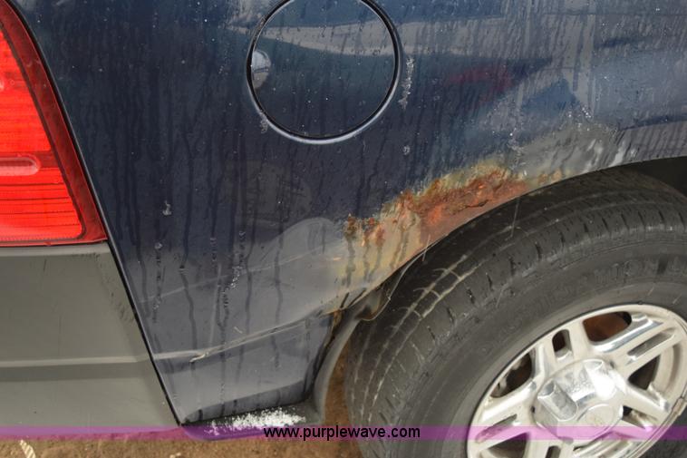 image for item I8567 2003 Ford Explorer XLS SUV