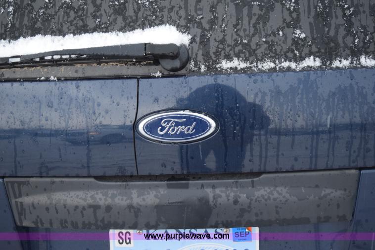 image for item I8567 2003 Ford Explorer XLS SUV