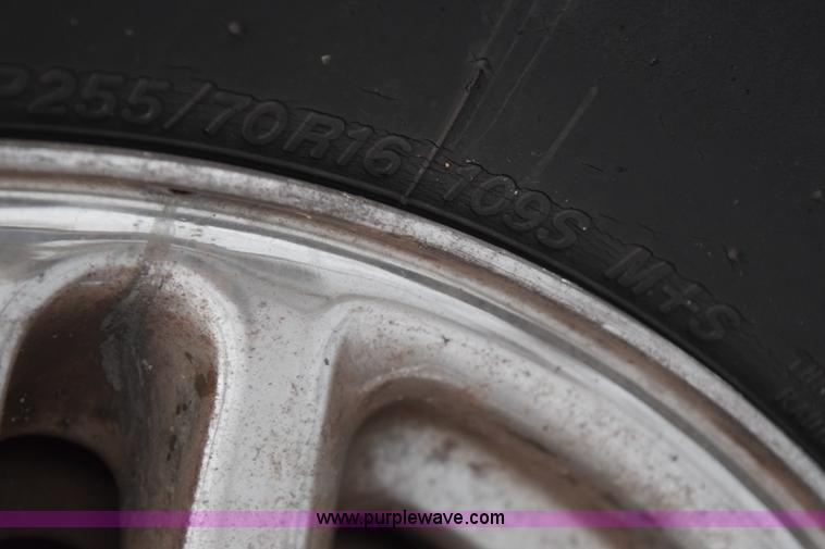 image for item I8567 2003 Ford Explorer XLS SUV