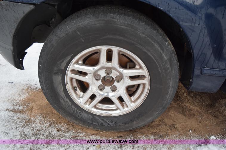 image for item I8567 2003 Ford Explorer XLS SUV