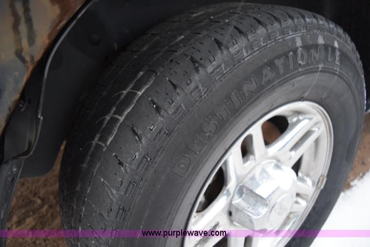 image for item I8567 2003 Ford Explorer XLS SUV