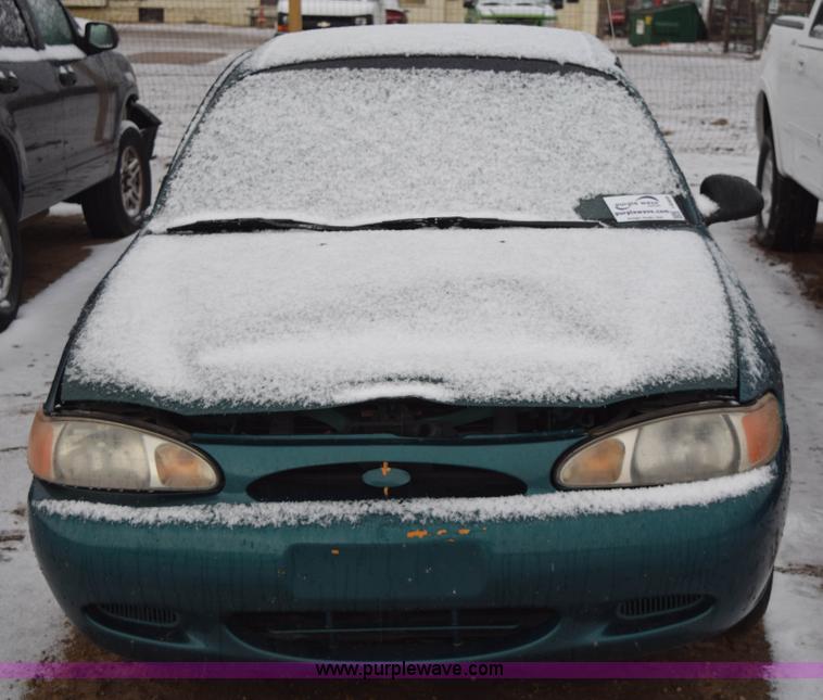 image for item I8568 1998 Ford Escort LX