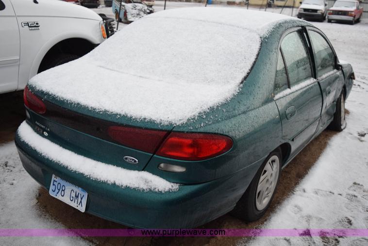 image for item I8568 1998 Ford Escort LX