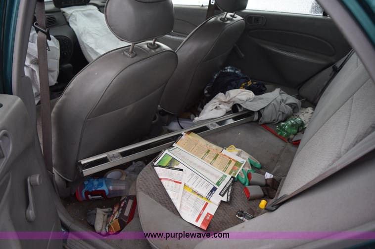 image for item I8568 1998 Ford Escort LX