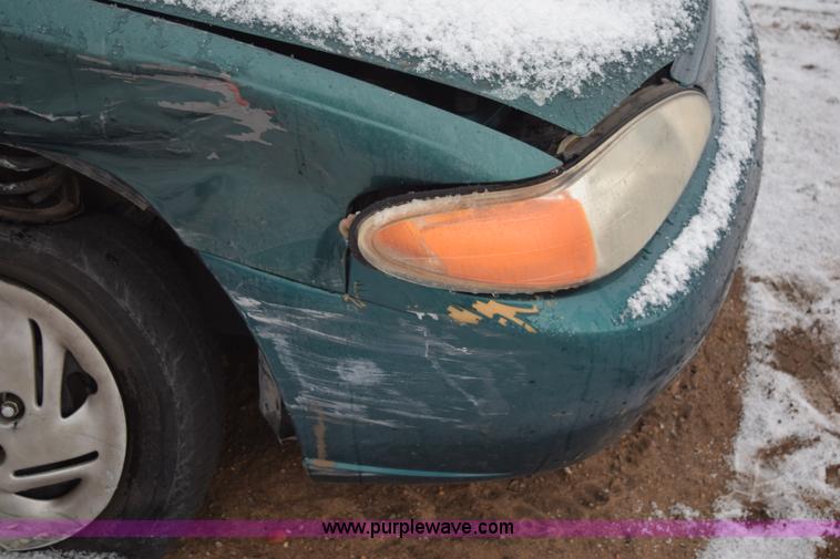 image for item I8568 1998 Ford Escort LX