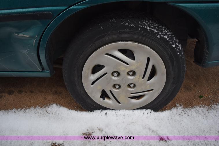 image for item I8568 1998 Ford Escort LX