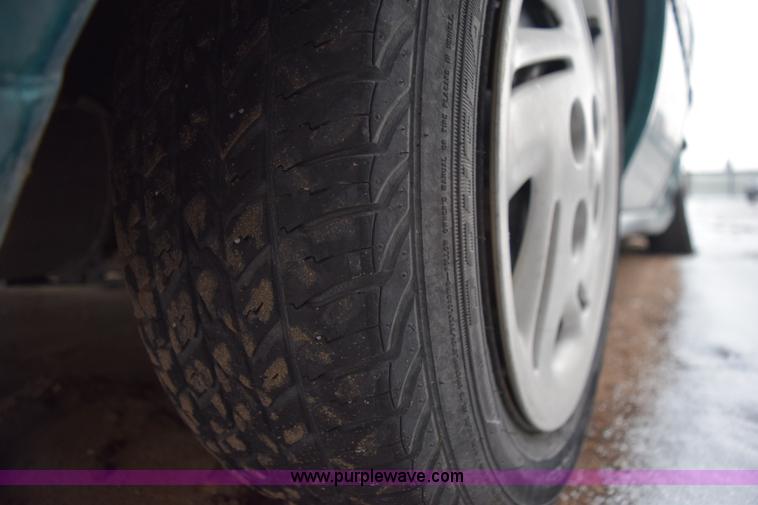 image for item I8568 1998 Ford Escort LX