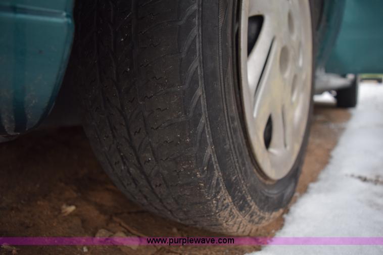 image for item I8568 1998 Ford Escort LX