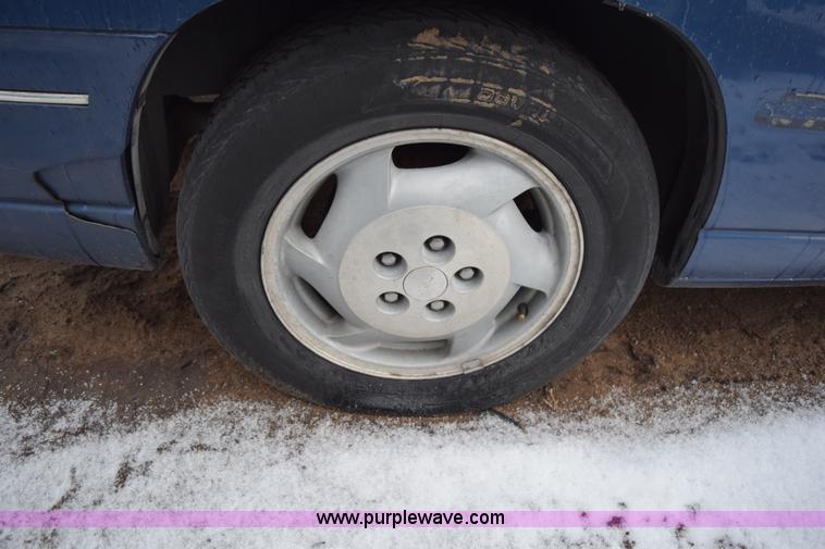 image for item I8569 1995 Chevrolet Lumina LS