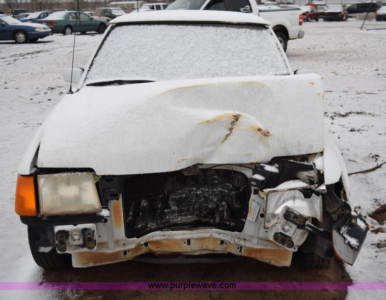 image for item I8570 1989 Ford Escort LX