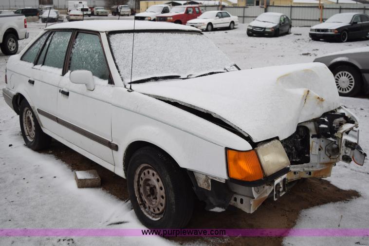image for item I8570 1989 Ford Escort LX