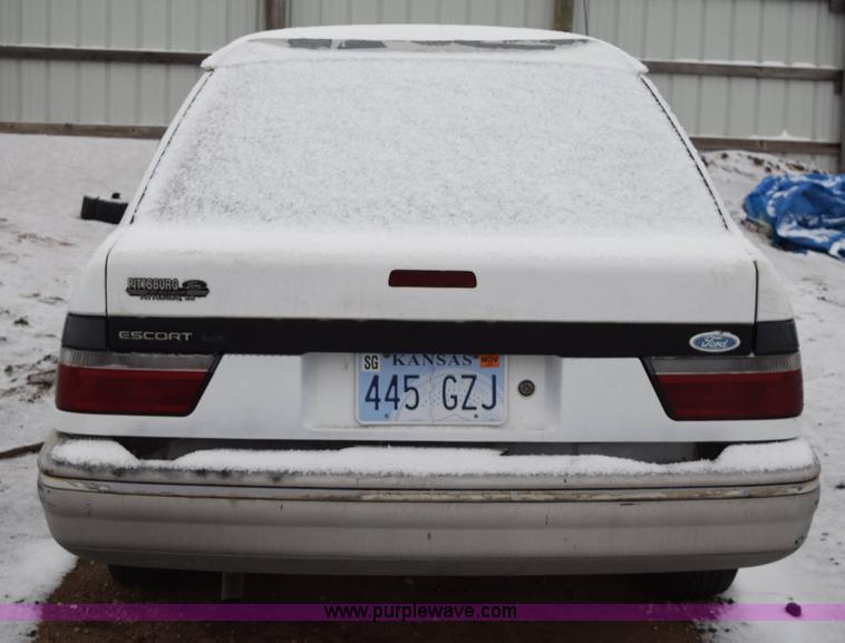 image for item I8570 1989 Ford Escort LX