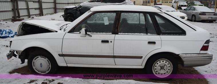 image for item I8570 1989 Ford Escort LX