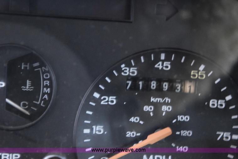 image for item I8570 1989 Ford Escort LX