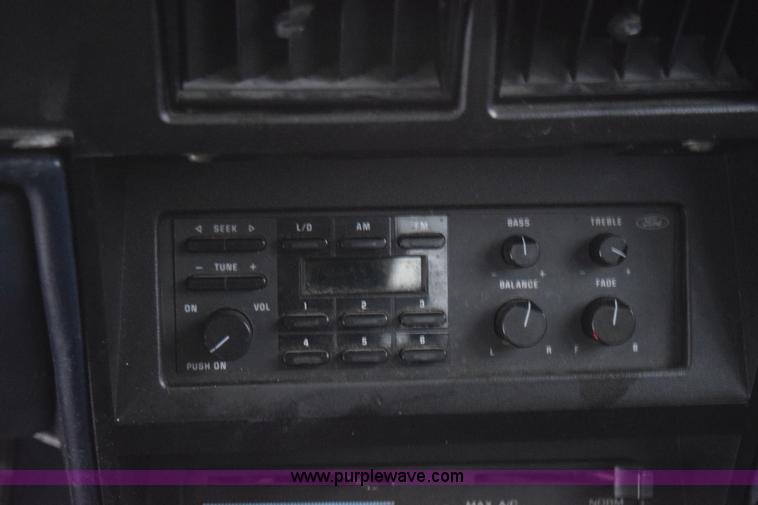 image for item I8570 1989 Ford Escort LX