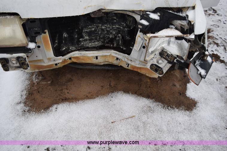 image for item I8570 1989 Ford Escort LX