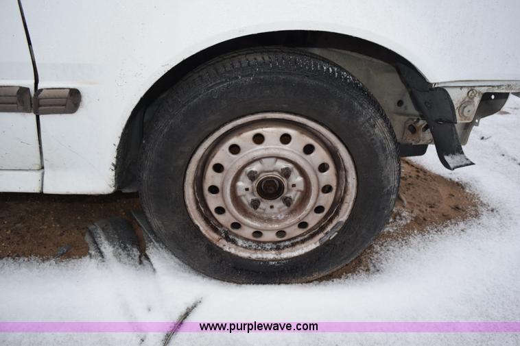 image for item I8570 1989 Ford Escort LX