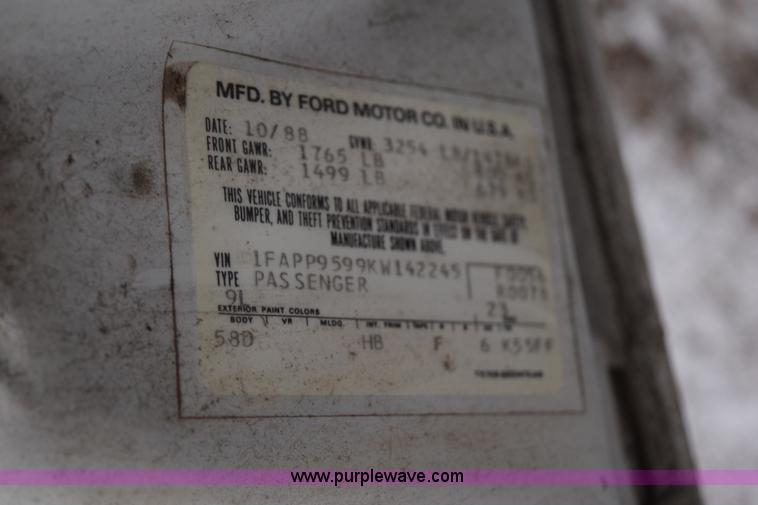 image for item I8570 1989 Ford Escort LX