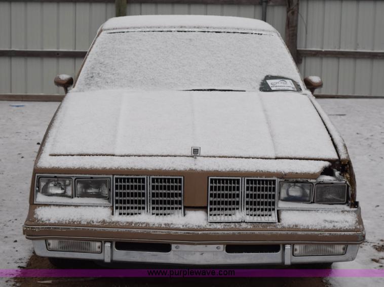 image for item I8571 1982 Oldsmobile Cutlass Supreme