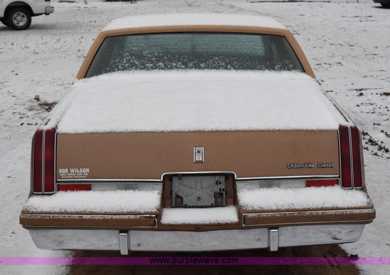 image for item I8571 1982 Oldsmobile Cutlass Supreme