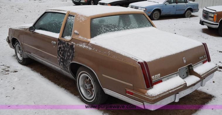 image for item I8571 1982 Oldsmobile Cutlass Supreme