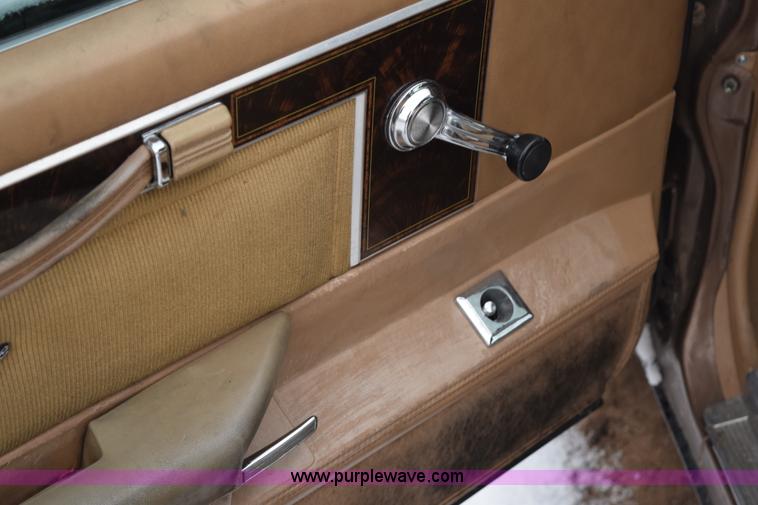 image for item I8571 1982 Oldsmobile Cutlass Supreme