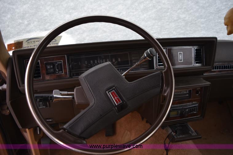 image for item I8571 1982 Oldsmobile Cutlass Supreme