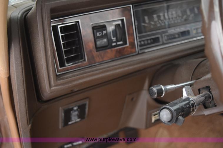 image for item I8571 1982 Oldsmobile Cutlass Supreme