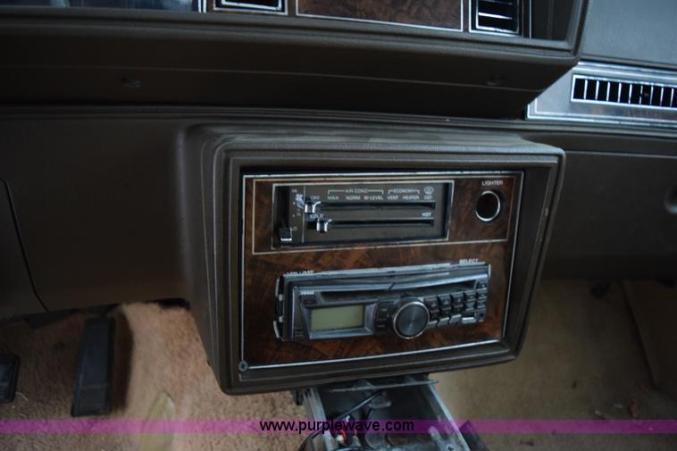 image for item I8571 1982 Oldsmobile Cutlass Supreme