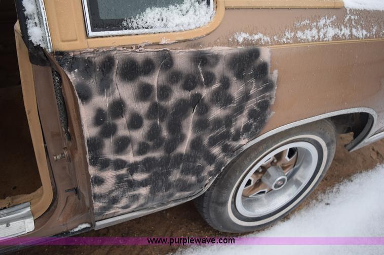 image for item I8571 1982 Oldsmobile Cutlass Supreme