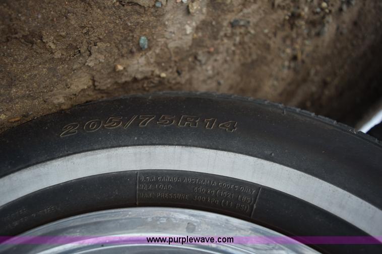 image for item I8571 1982 Oldsmobile Cutlass Supreme