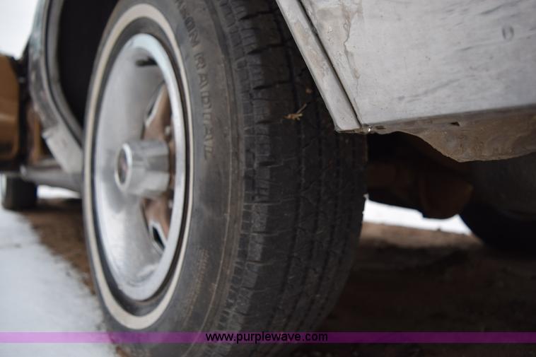 image for item I8571 1982 Oldsmobile Cutlass Supreme