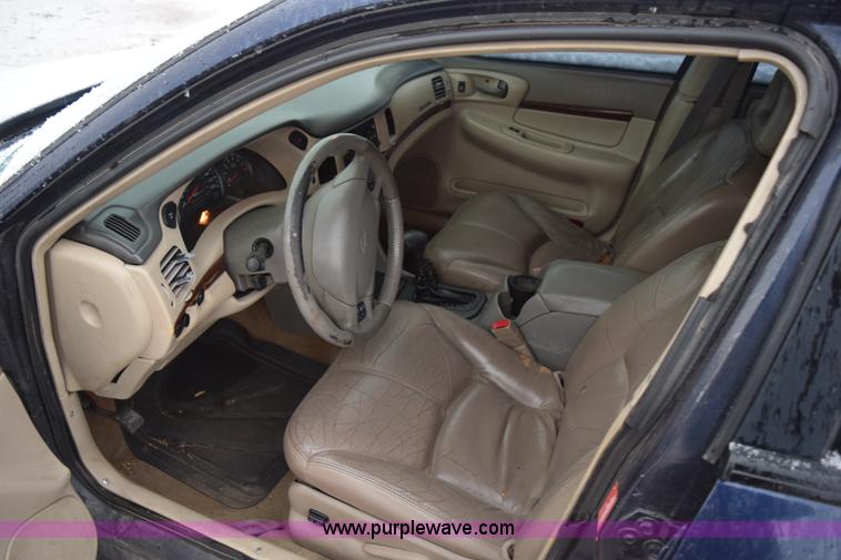 image for item I8572 2000 Chevrolet Impala LS