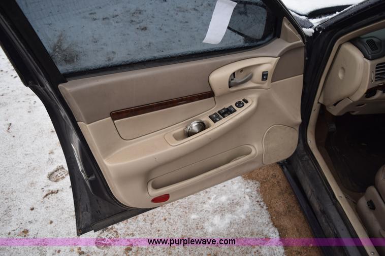 image for item I8572 2000 Chevrolet Impala LS