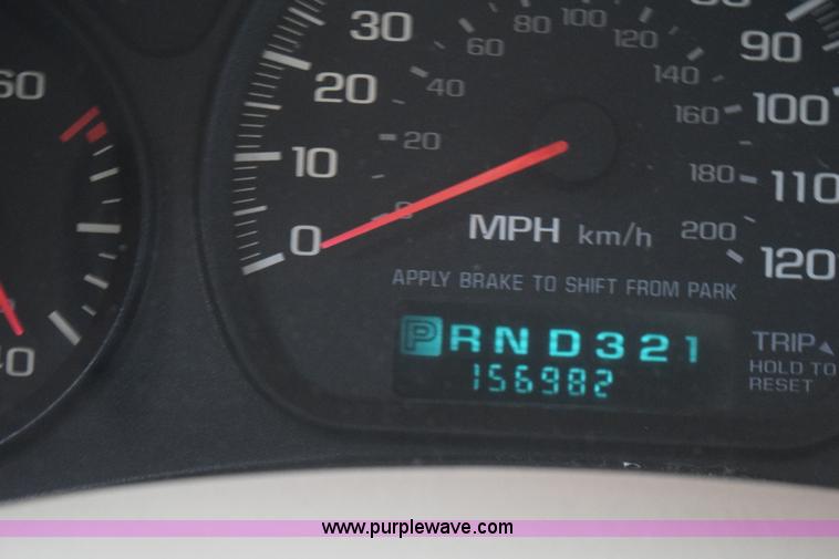 image for item I8572 2000 Chevrolet Impala LS